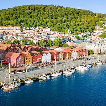 King Bed - Renovated 2024 - 2Br Behind Bryggen Apartment Bergen Exterior photo