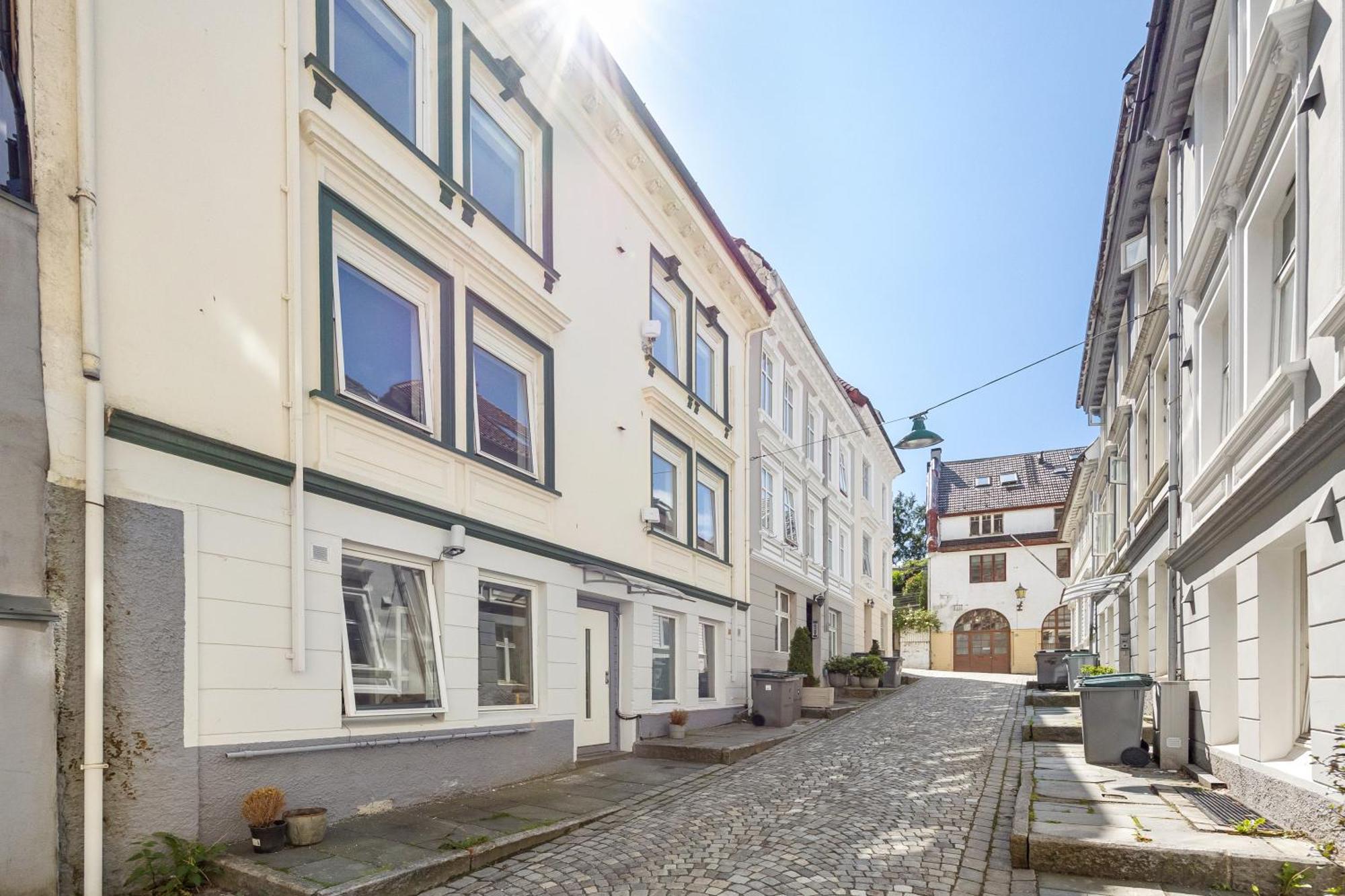 King Bed - Renovated 2024 - 2br Behind Bryggen Apartamento *